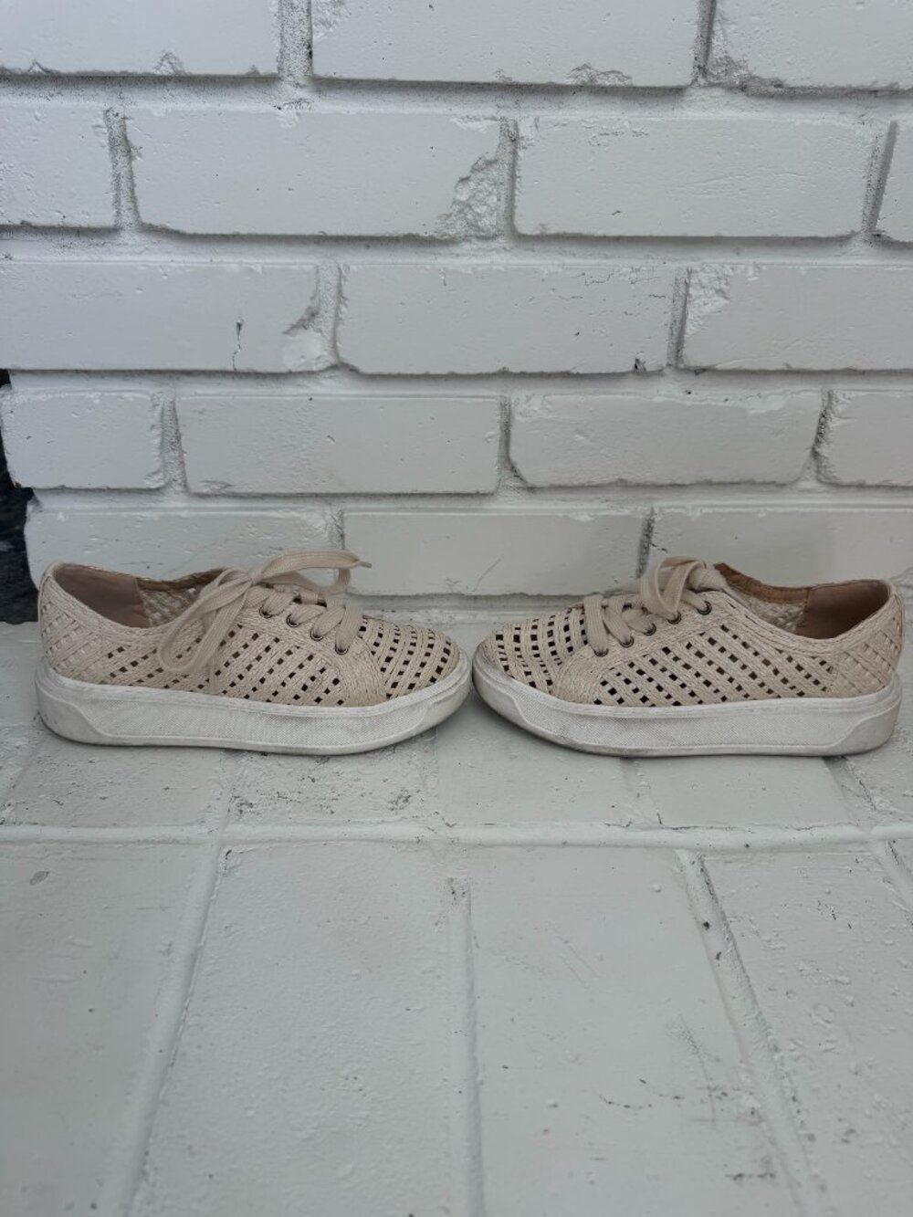 Charles David Woven Raffia Lace-Up Platform Sneakers Cream Size 6